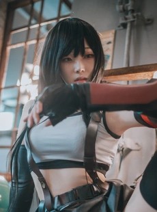 Bambi 78 DJAWA Tifa Lockhart Final Fantasy Version A